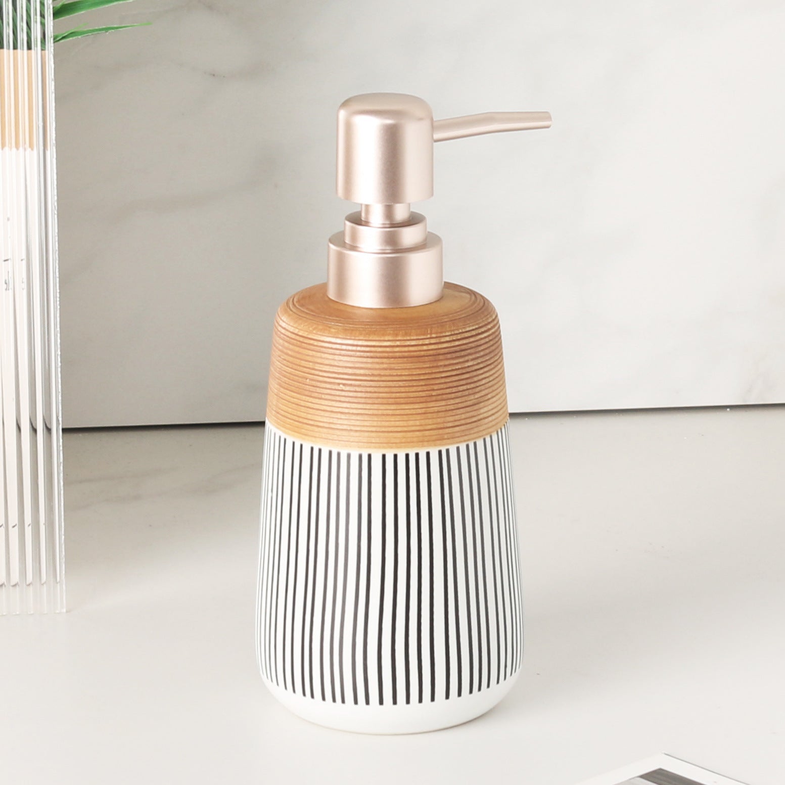 Chét Ceramic Soap Dispenser
